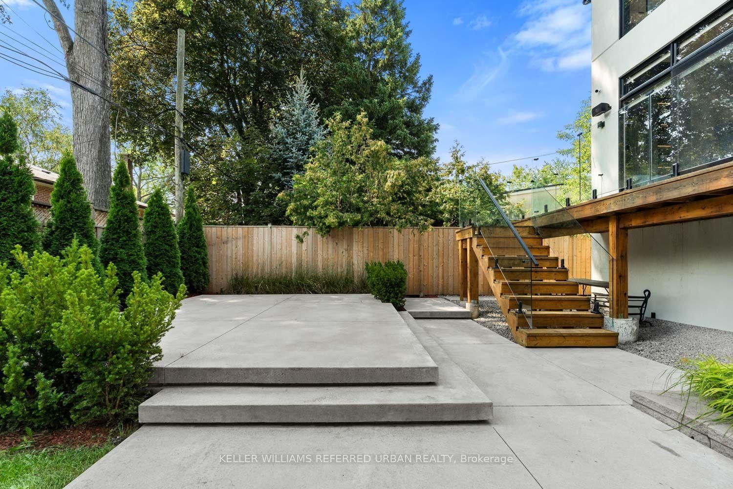 27 Berkinshaw Cres, Toronto — 48
