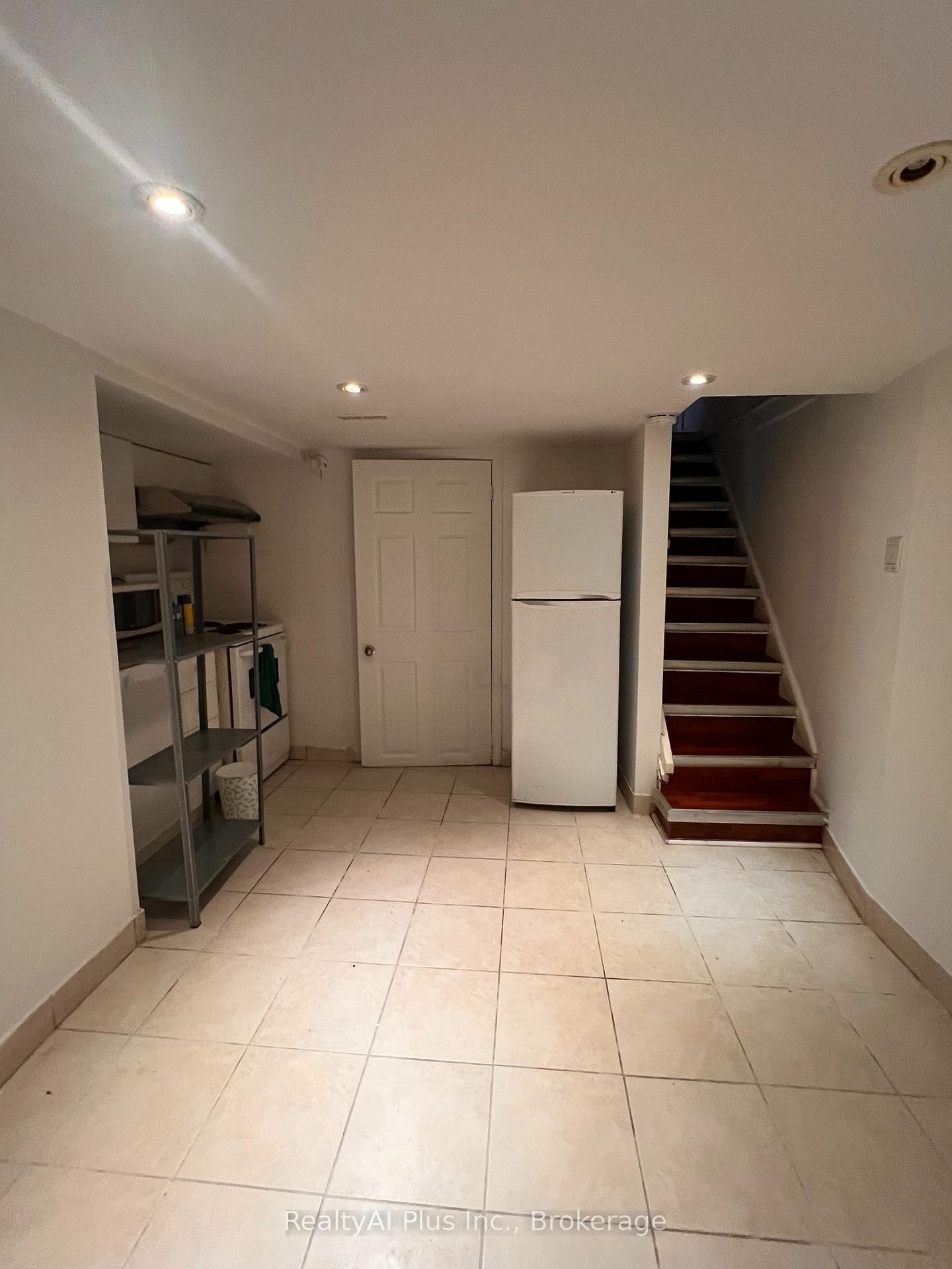 182 Boulton Ave, Toronto — 12