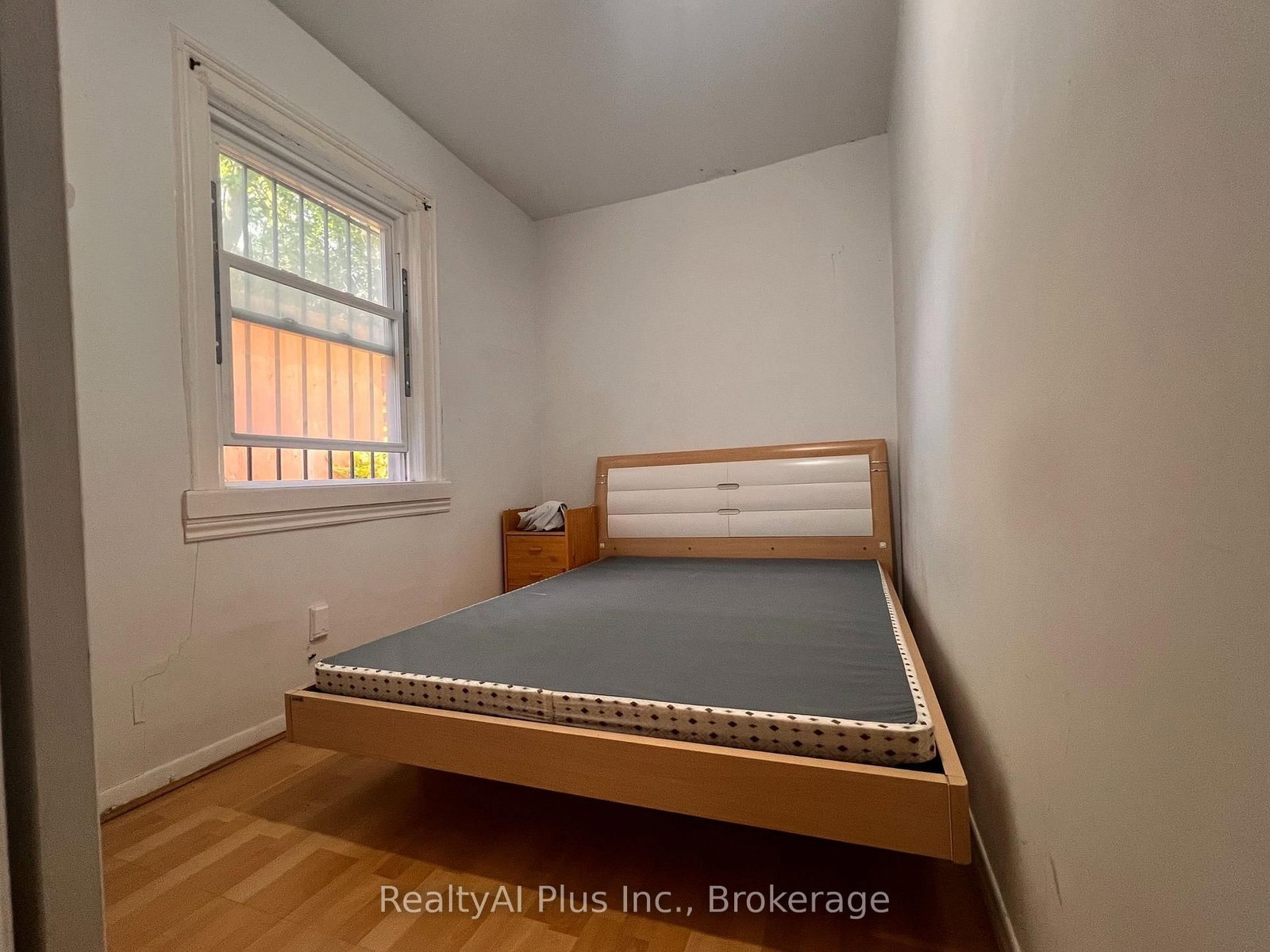 182 Boulton Ave, Toronto — 18