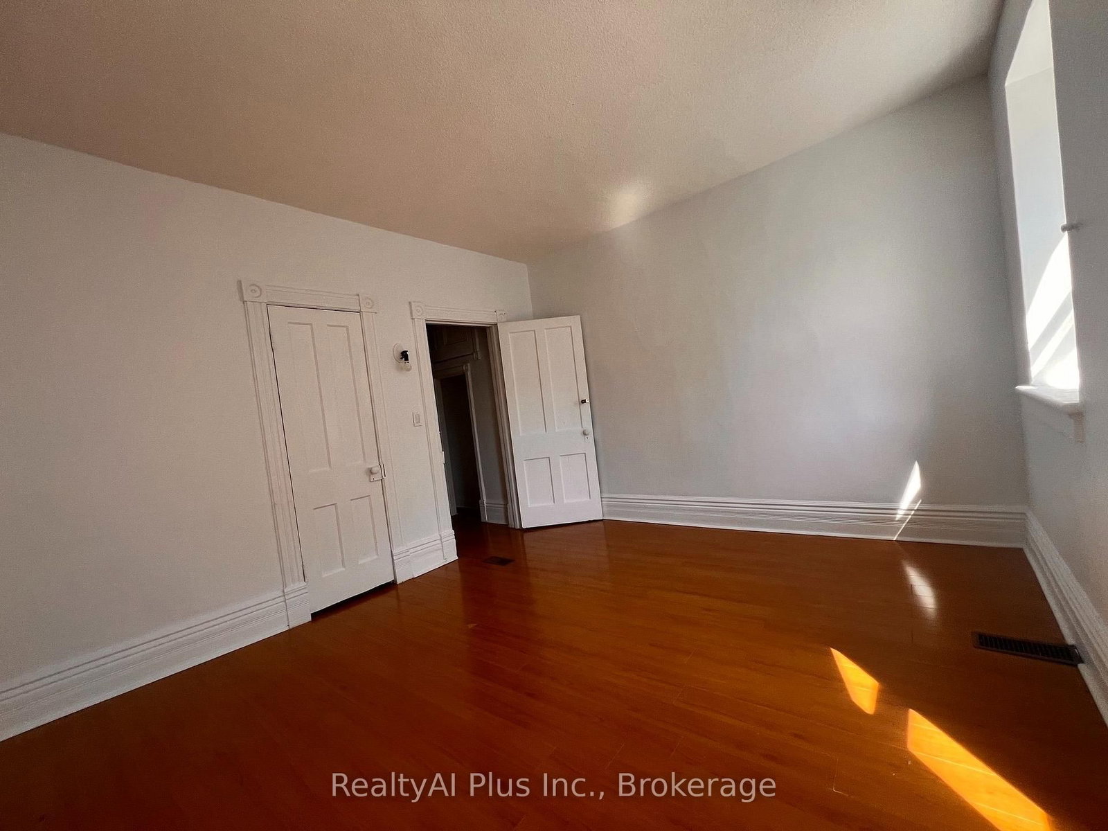 182 Boulton Ave, Toronto — 29