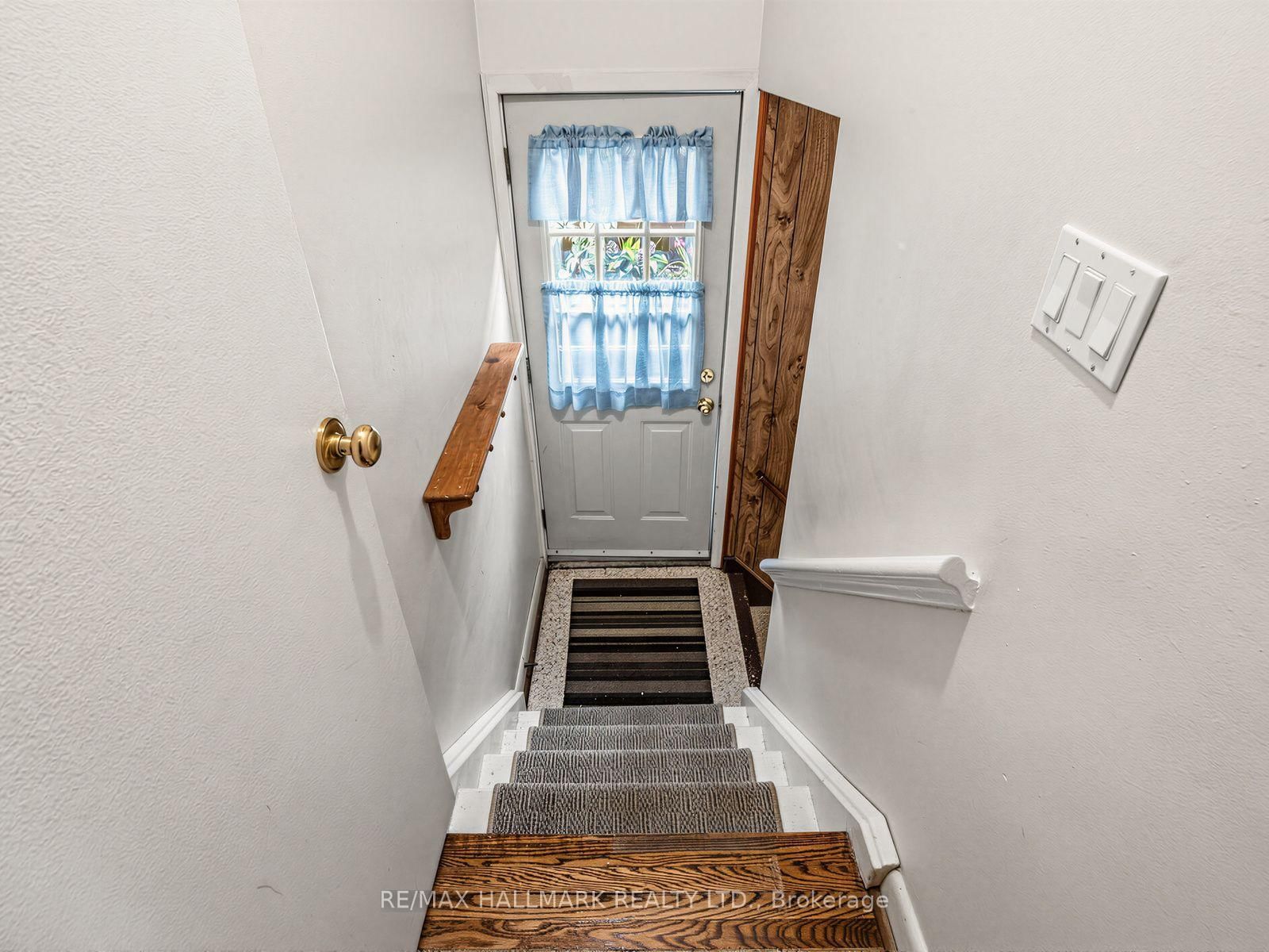 23 Lynnbrook Dr, Toronto — 26