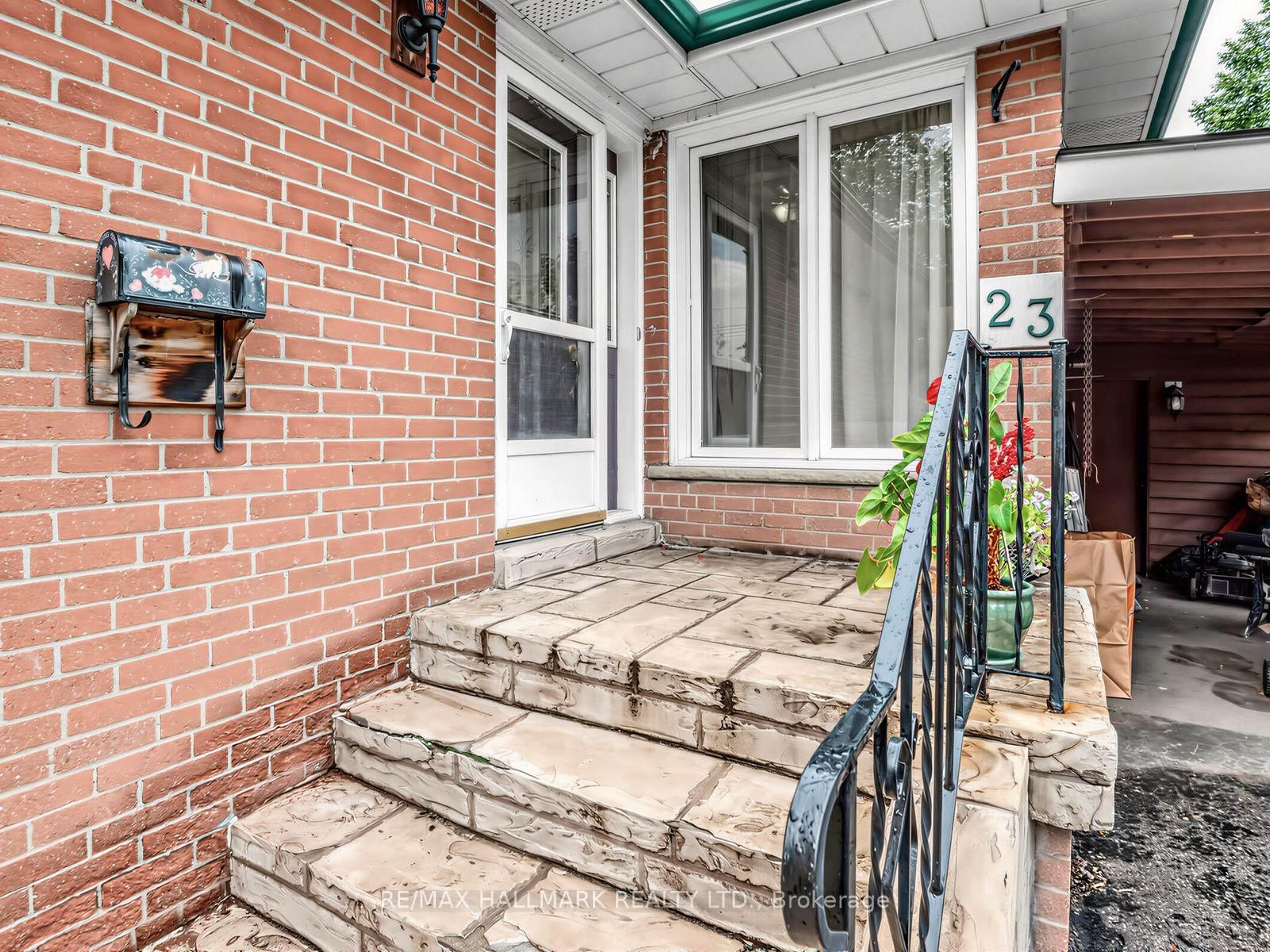 23 Lynnbrook Dr, Toronto — 3