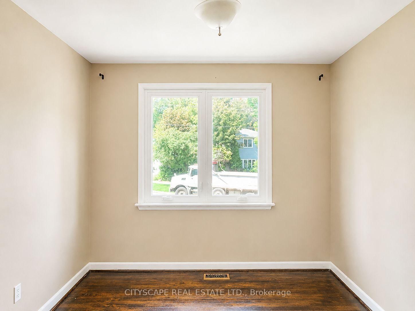 23 MANORWOOD Rd, Toronto — 16