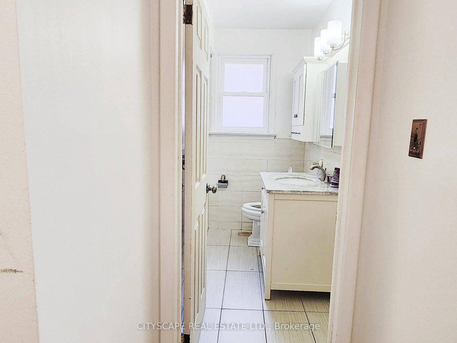23 MANORWOOD Rd, Toronto — 19