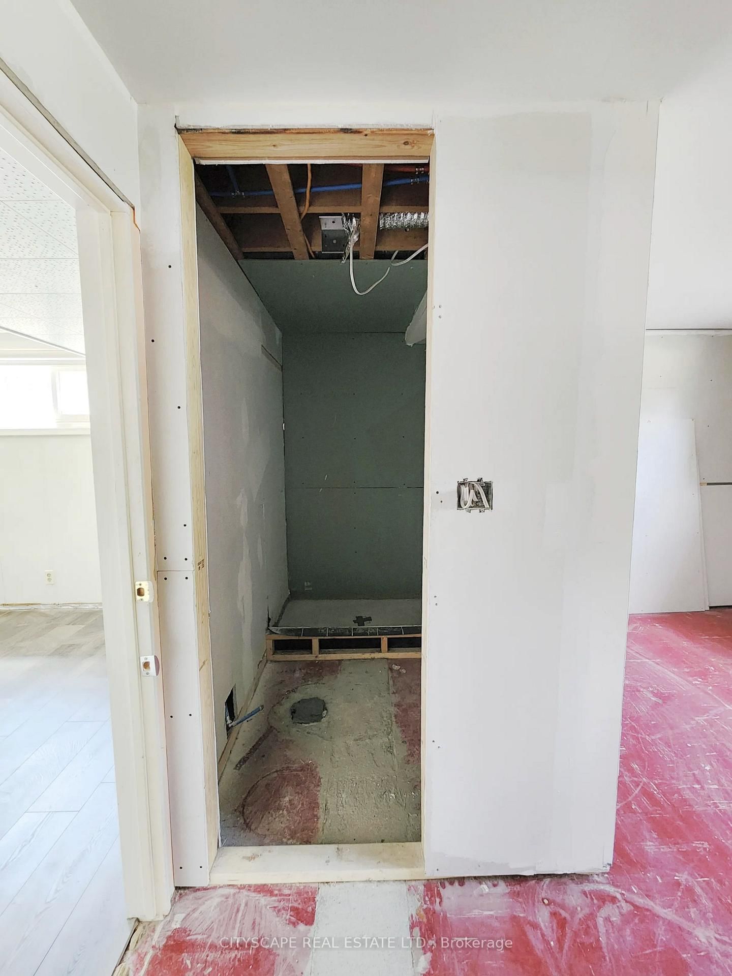 23 MANORWOOD Rd, Toronto — 21