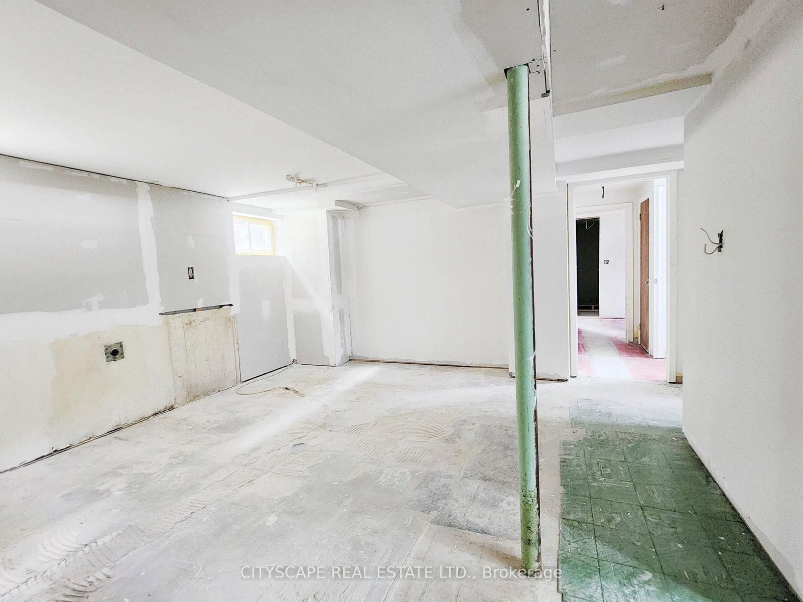 23 MANORWOOD Rd, Toronto — 25