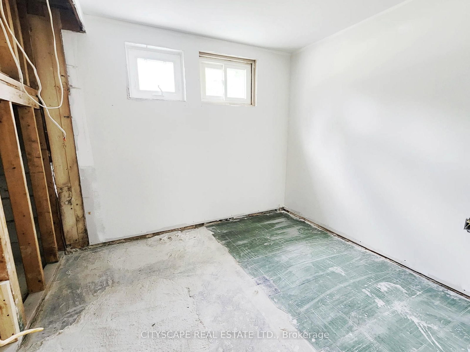 23 MANORWOOD Rd, Toronto — 27