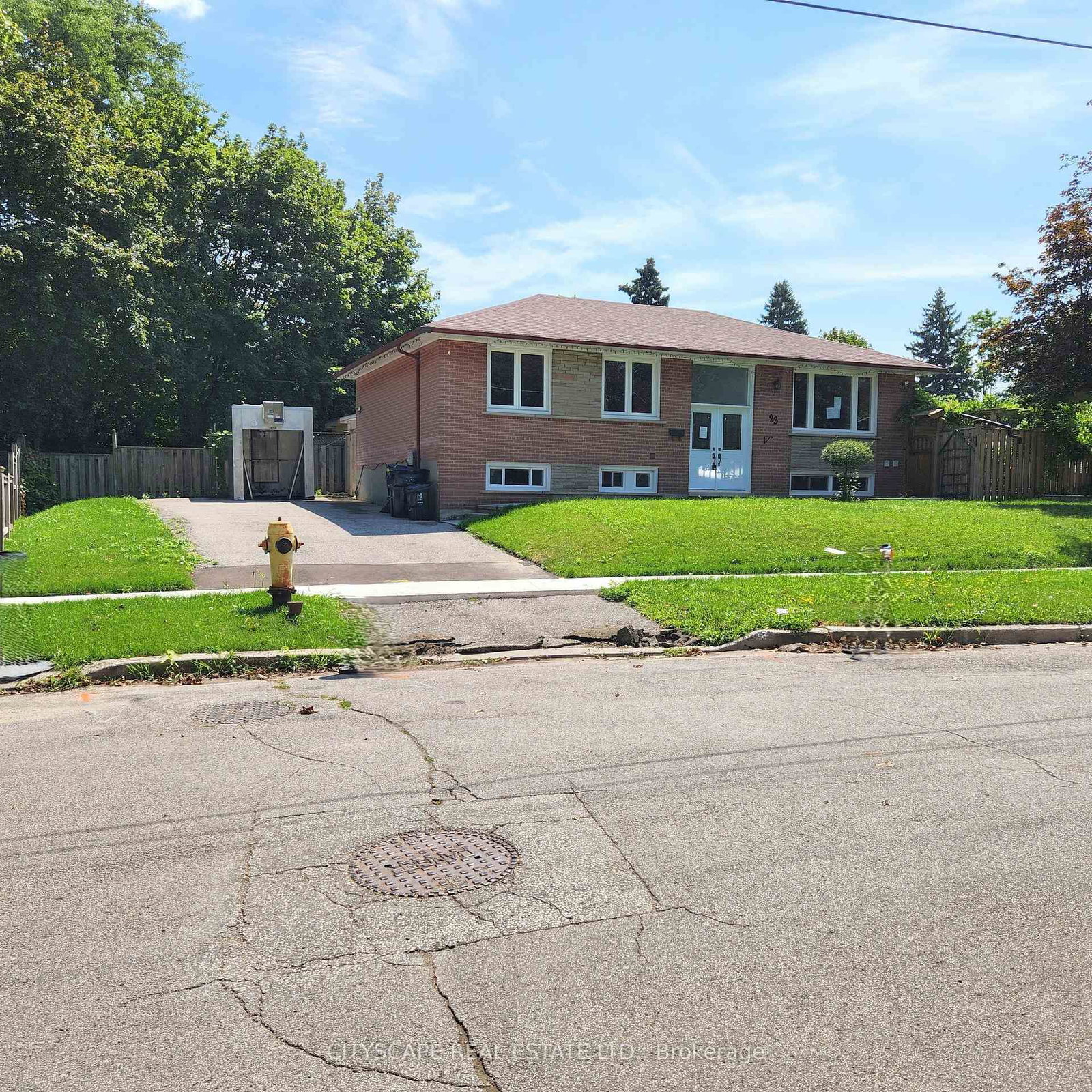 23 MANORWOOD Rd, Toronto — 3