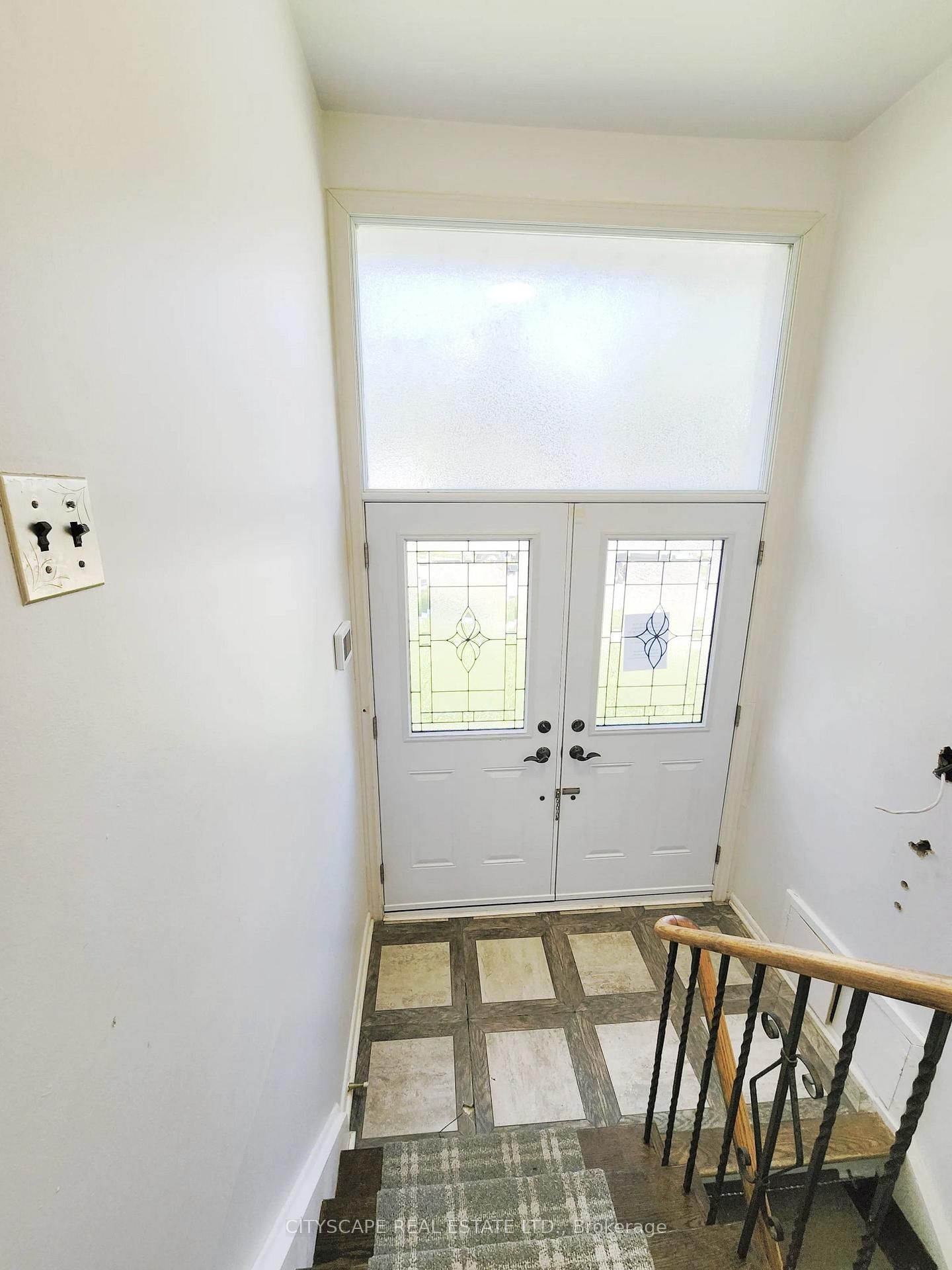 23 MANORWOOD Rd, Toronto — 5