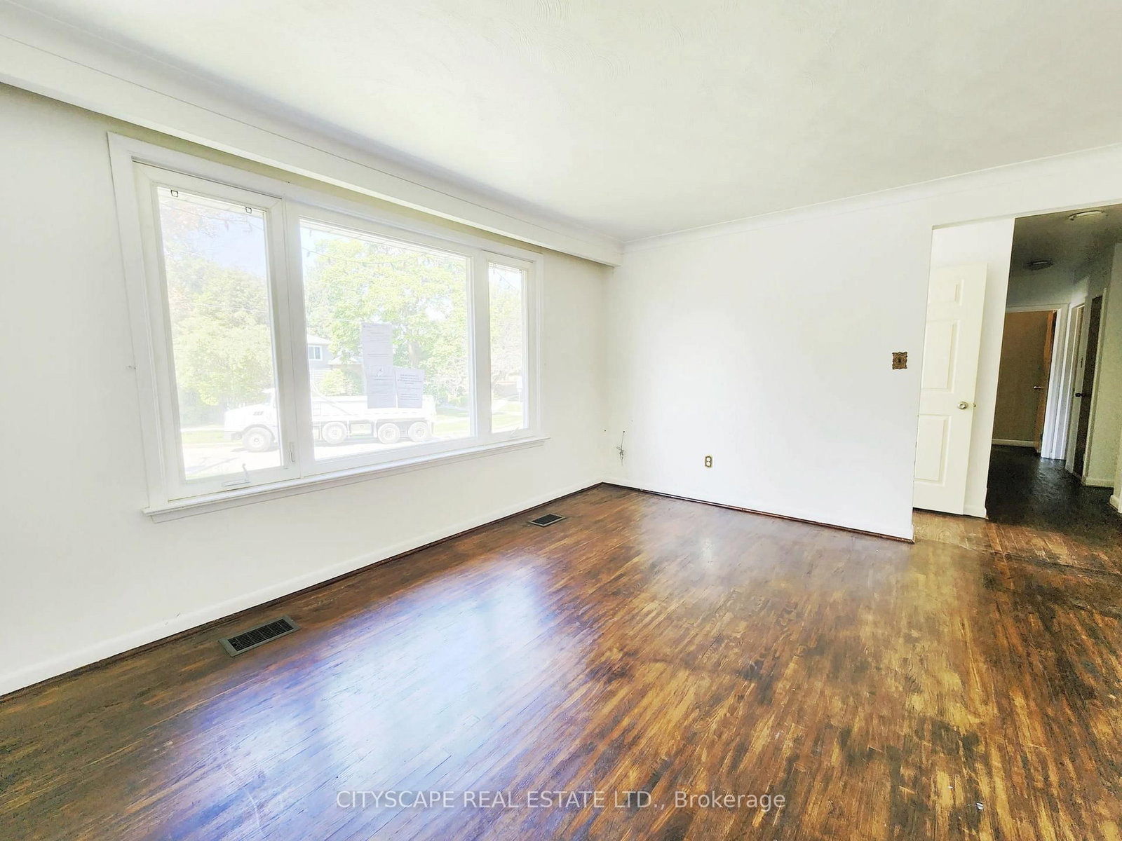 23 MANORWOOD Rd, Toronto — 7