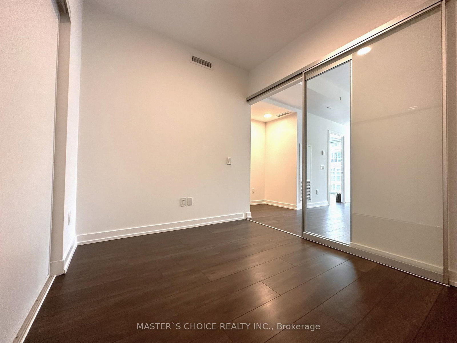 323-150 logan Ave, Toronto — 13