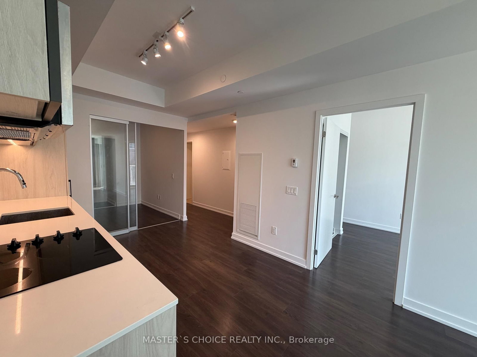 323-150 logan Ave, Toronto — 9