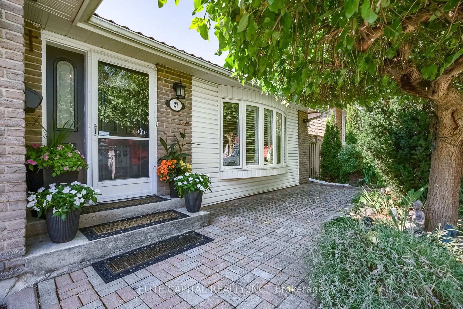 27 Staley Terr, Toronto — 2
