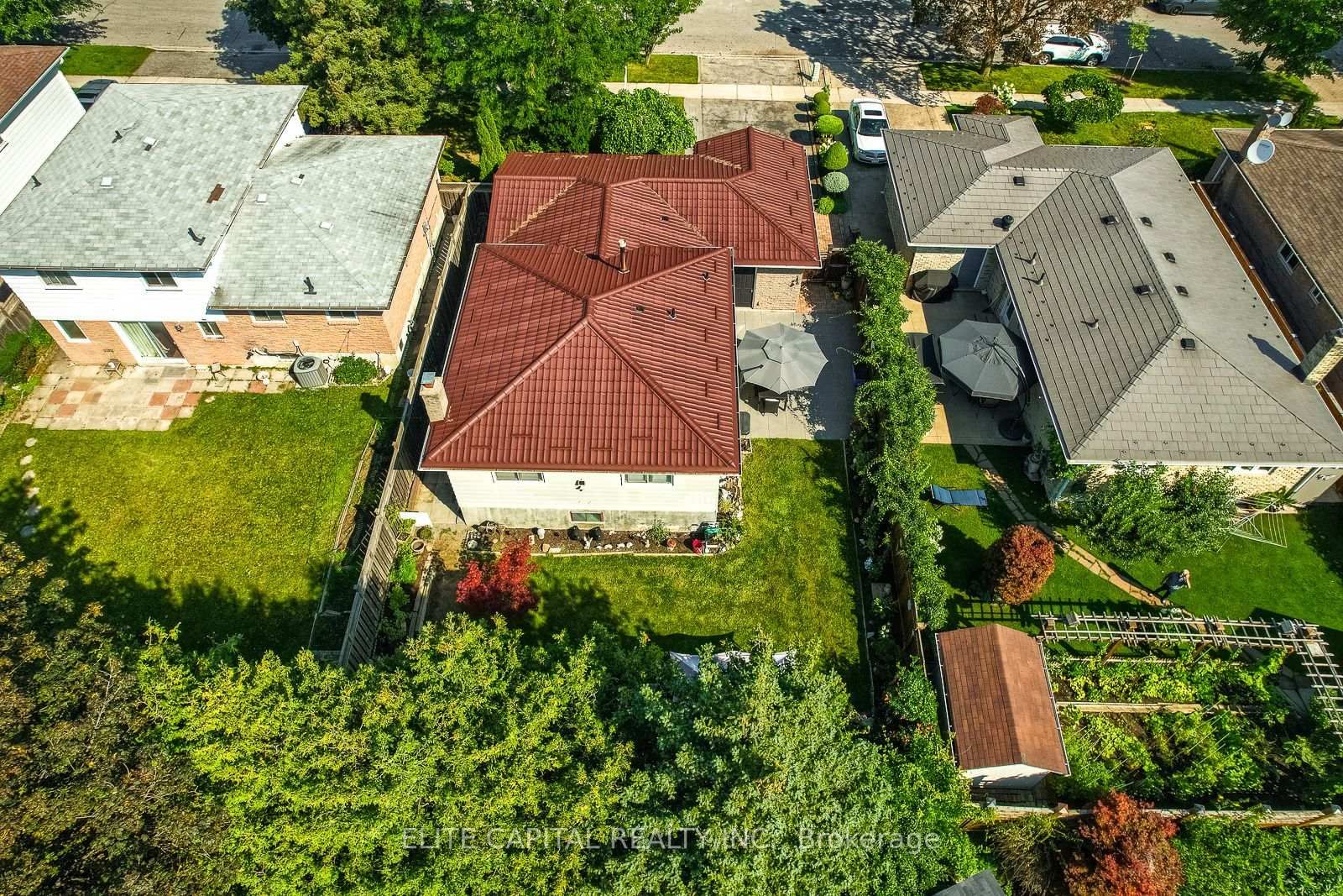 27 Staley Terr, Toronto — 3