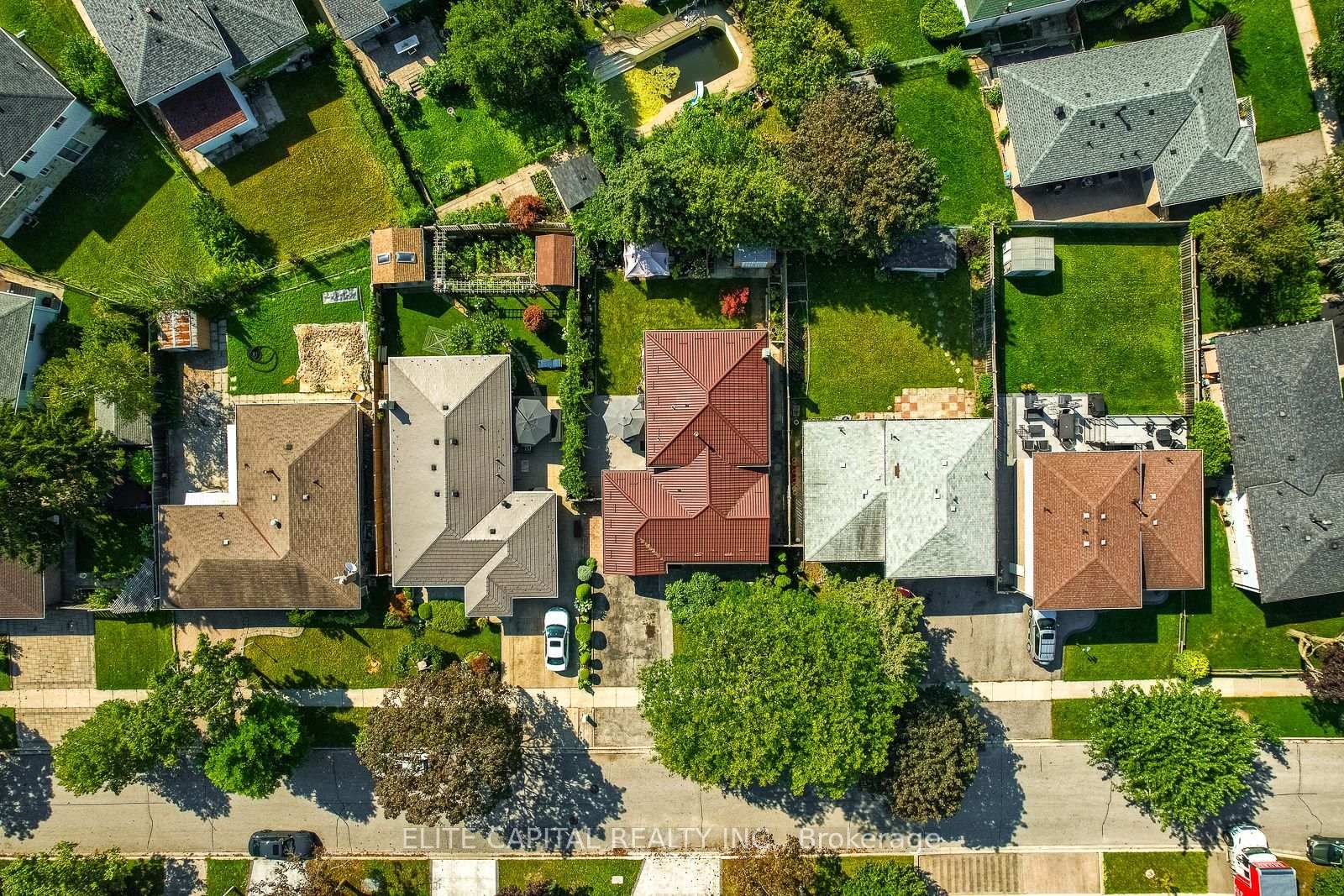 27 Staley Terr, Toronto — 4