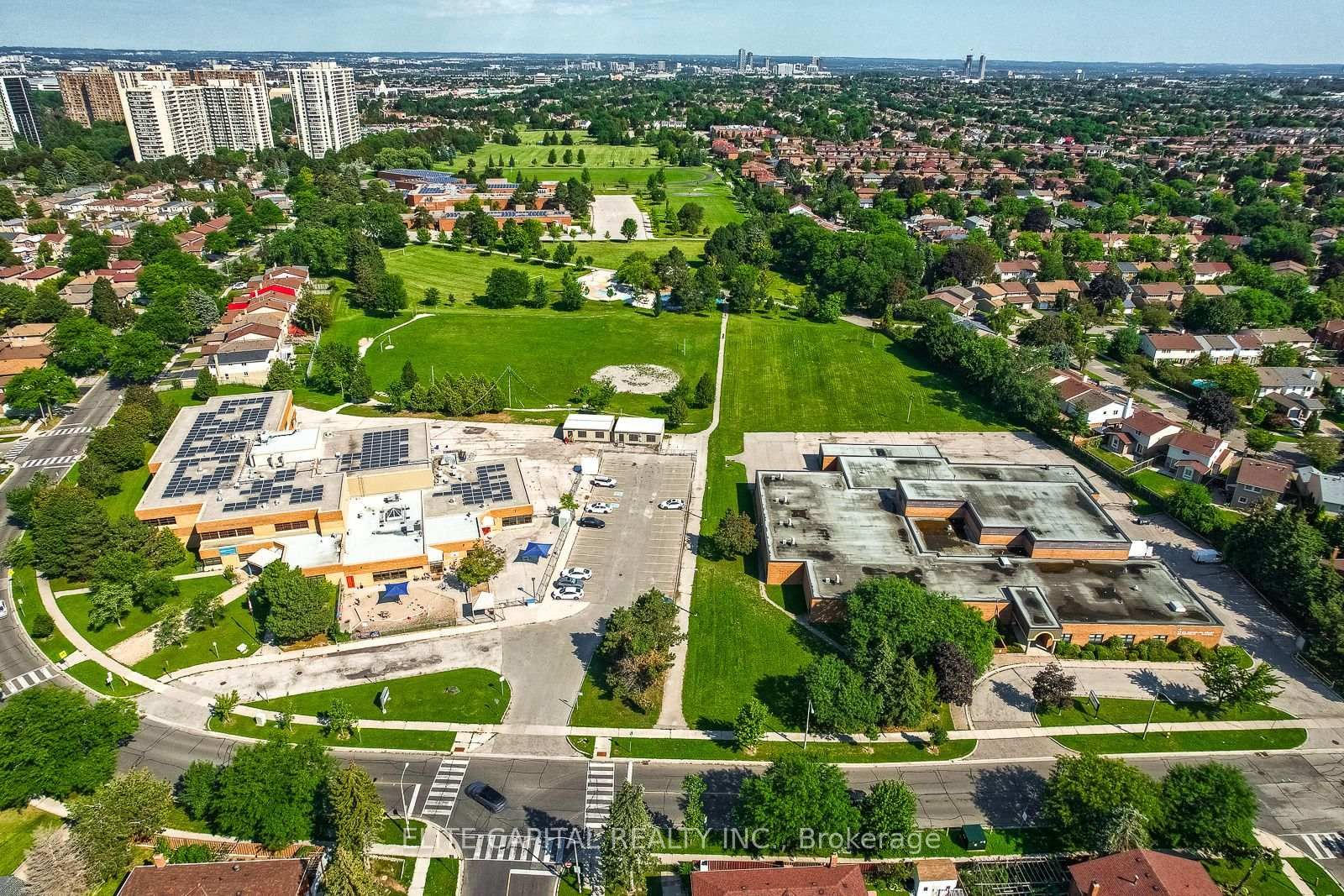 27 Staley Terr, Toronto — 40