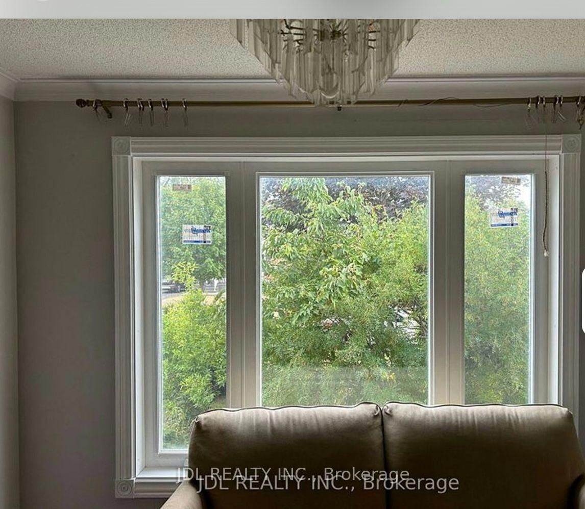 Three-Bedroom Main Floor-8 Highwood Ave Ave, Toronto — 3