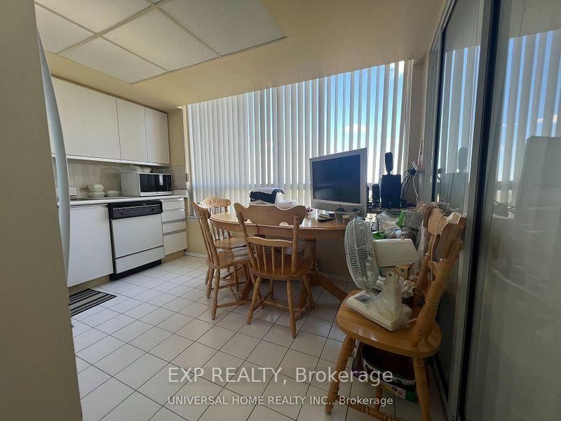705-350 Alton Towers Circ, Toronto — 8