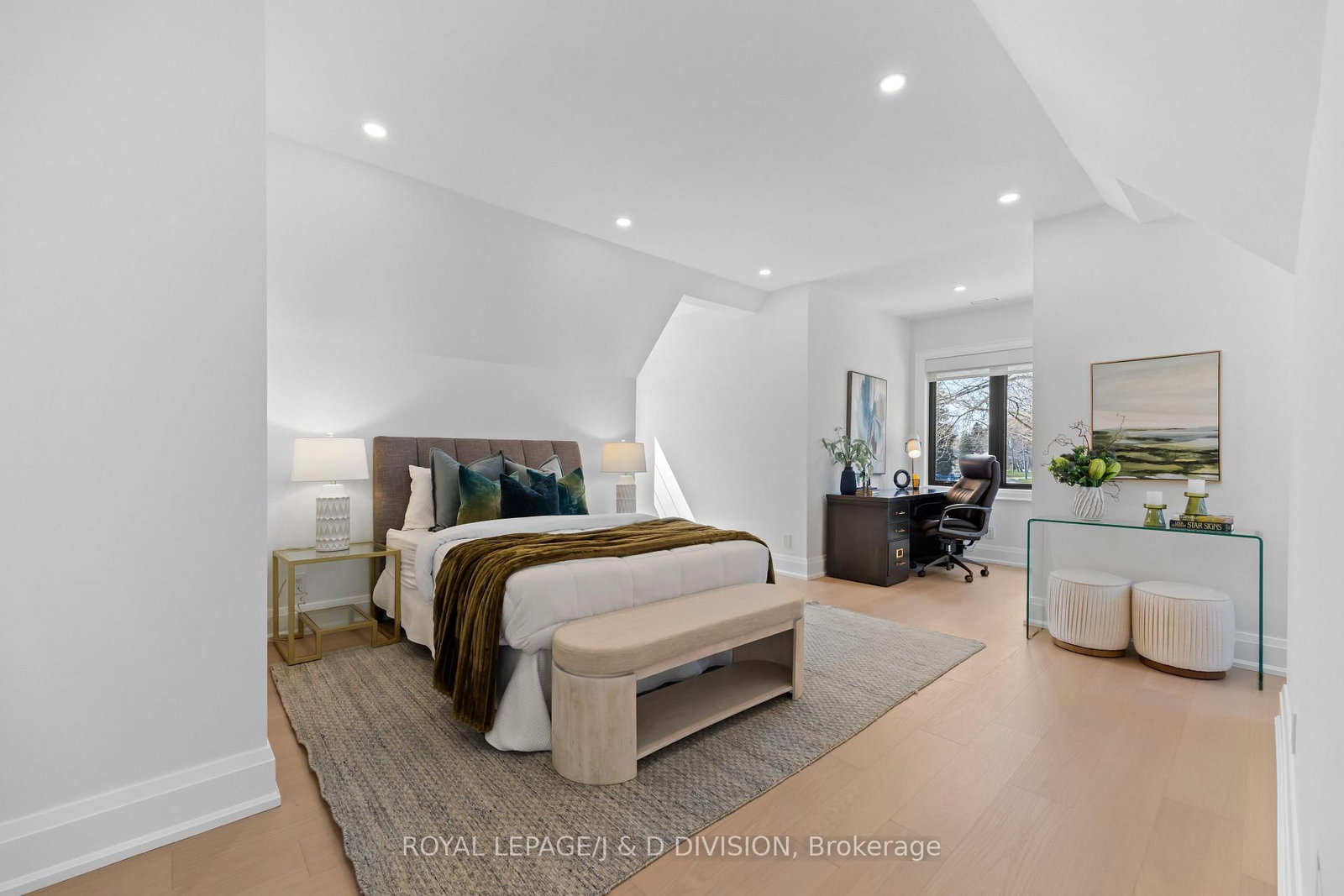 4 Pine Ridge Dr, Toronto — 37