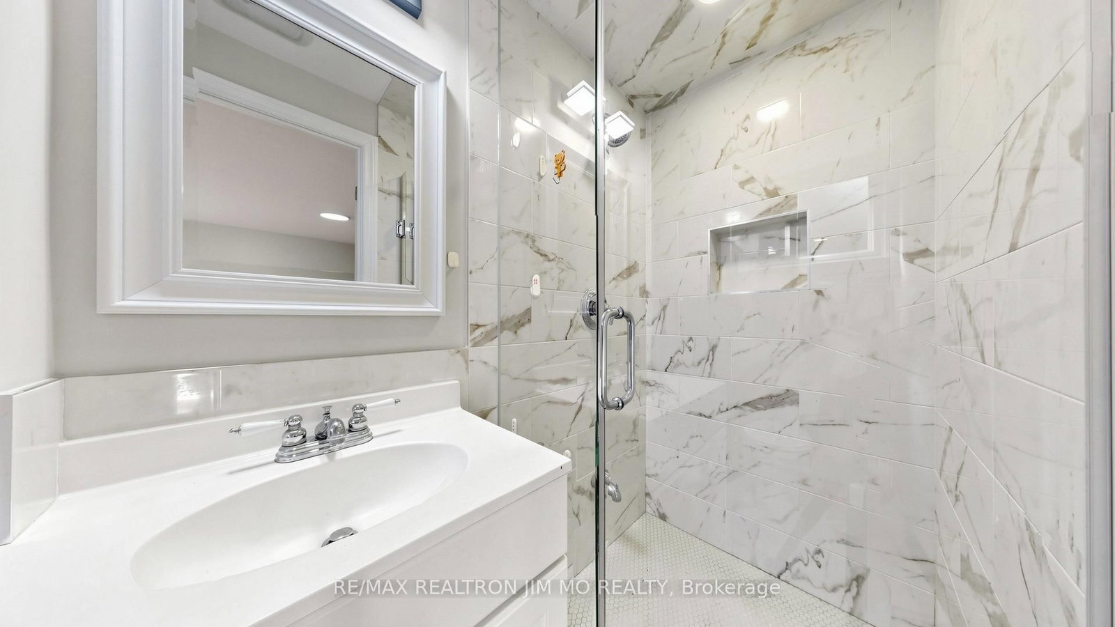 2571 Kennedy Rd, Toronto — 17
