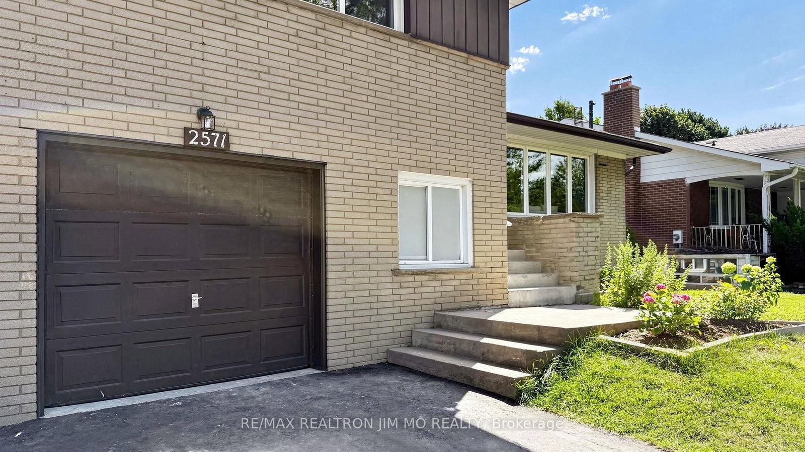 2571 Kennedy Rd, Toronto — 3