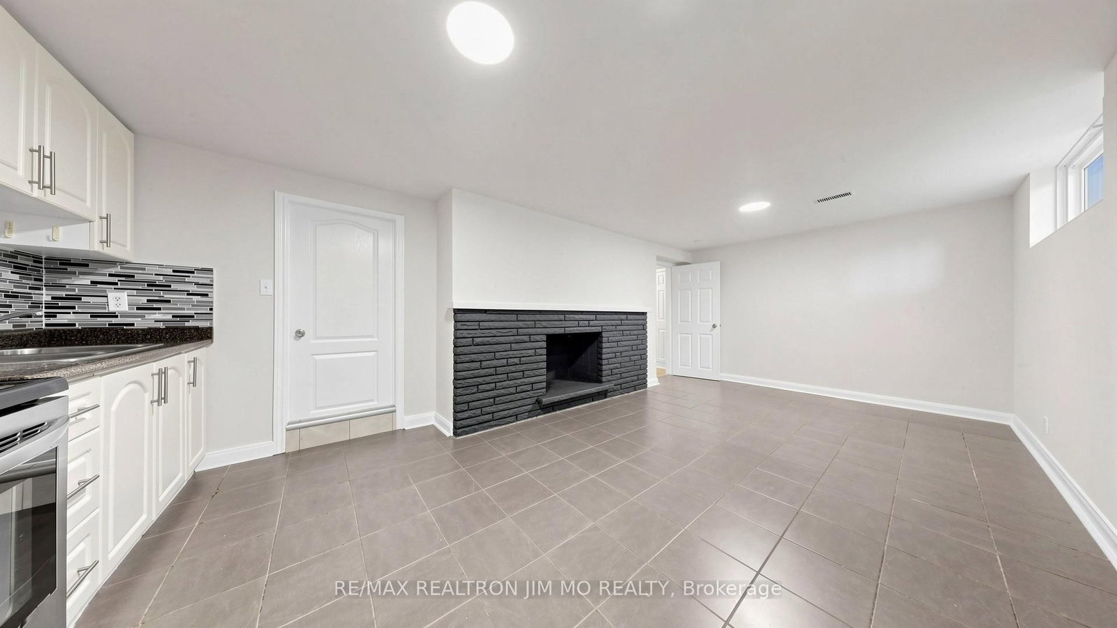 2571 Kennedy Rd, Toronto — 31