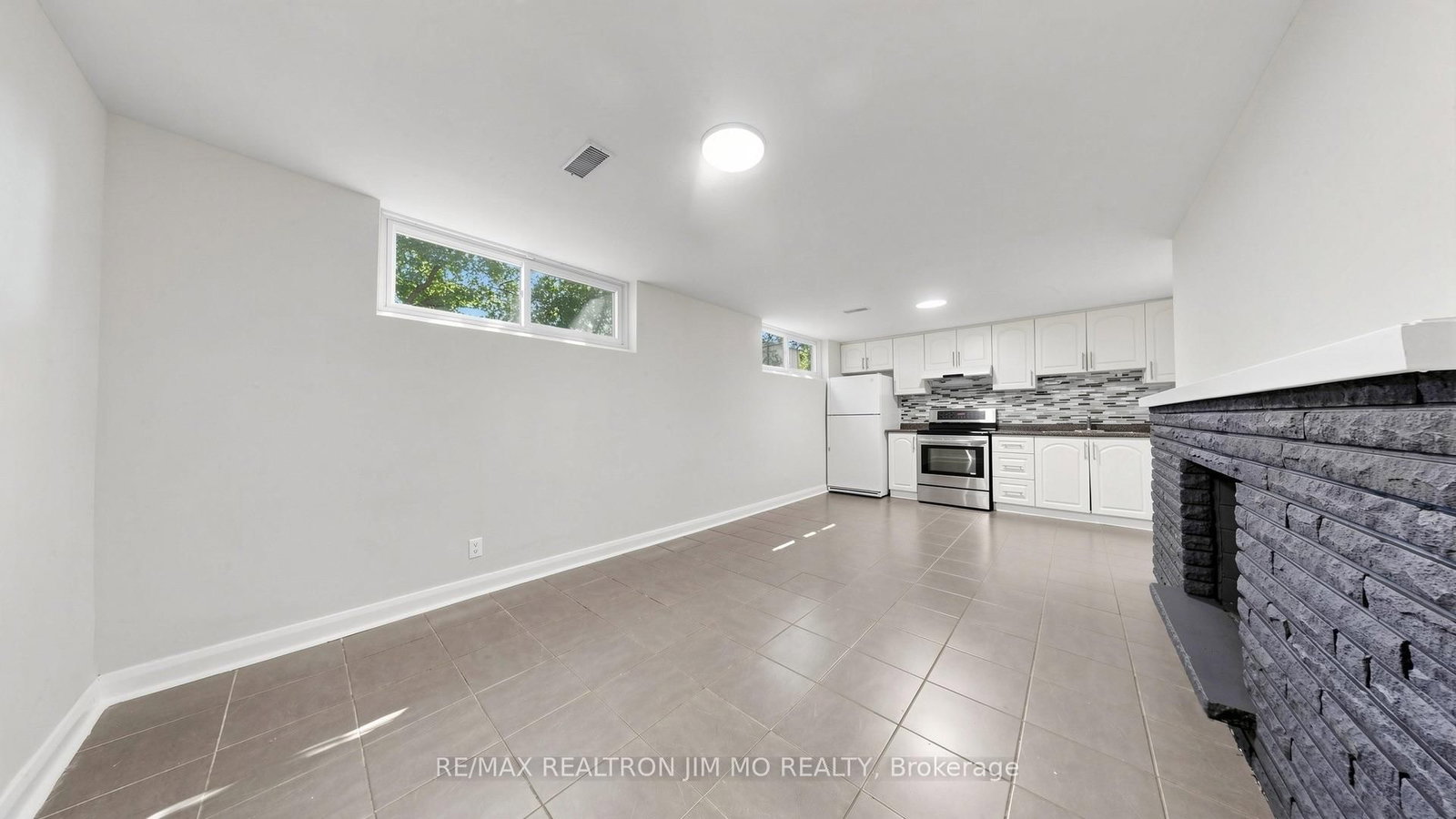 2571 Kennedy Rd, Toronto — 33