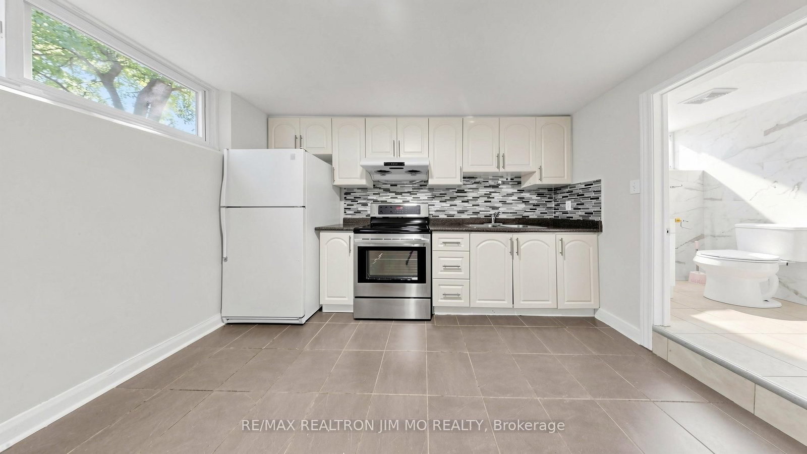 2571 Kennedy Rd, Toronto — 34