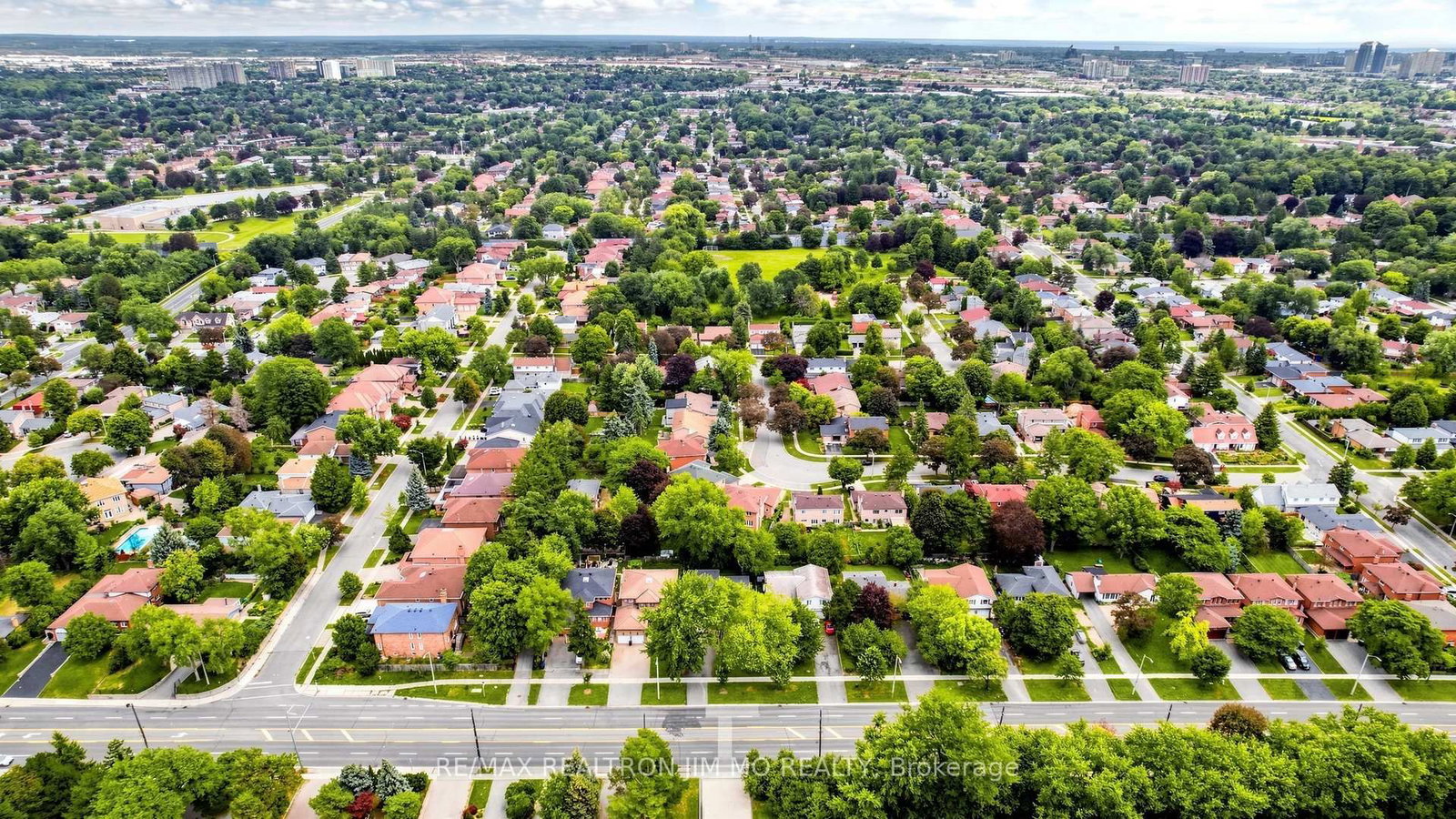 2571 Kennedy Rd, Toronto — 47