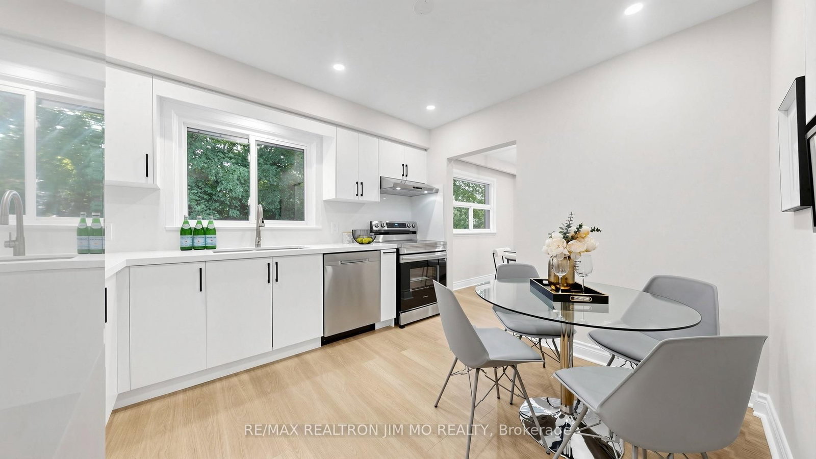2571 Kennedy Rd, Toronto — 8
