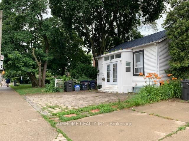 966 Dundas St - Photo 2