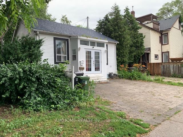 966 Dundas St, Toronto — 4