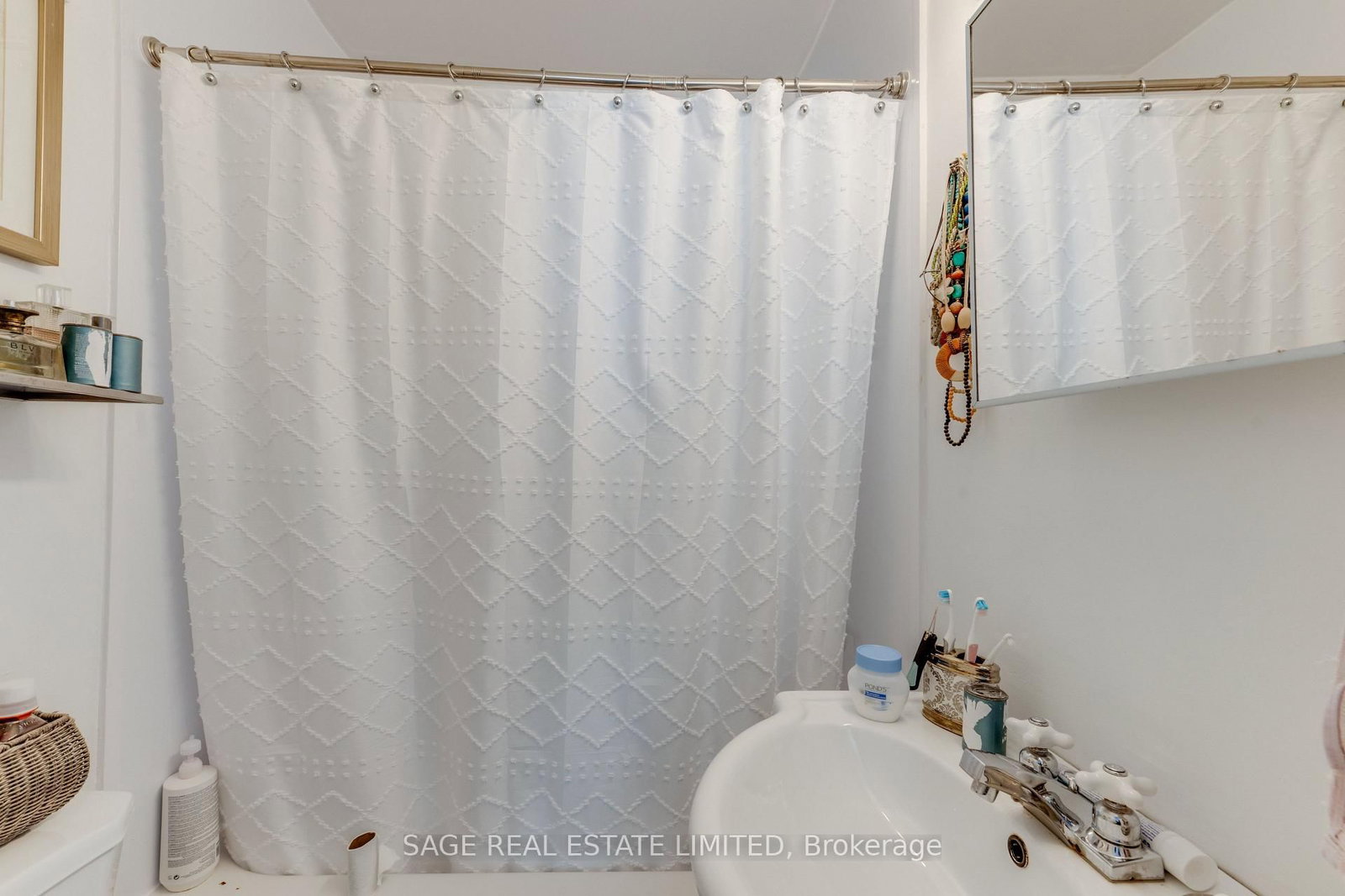 241 Langley Ave, Toronto — 22