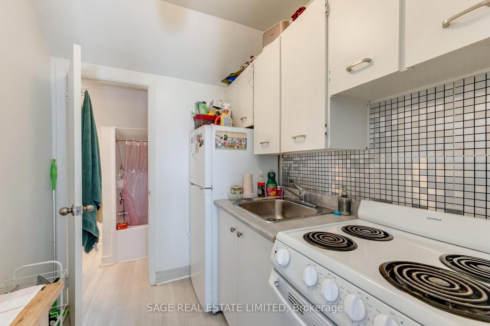 241 Langley Ave, Toronto — 30