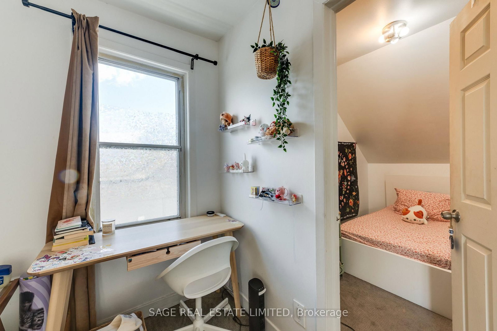 241 Langley Ave, Toronto — 31