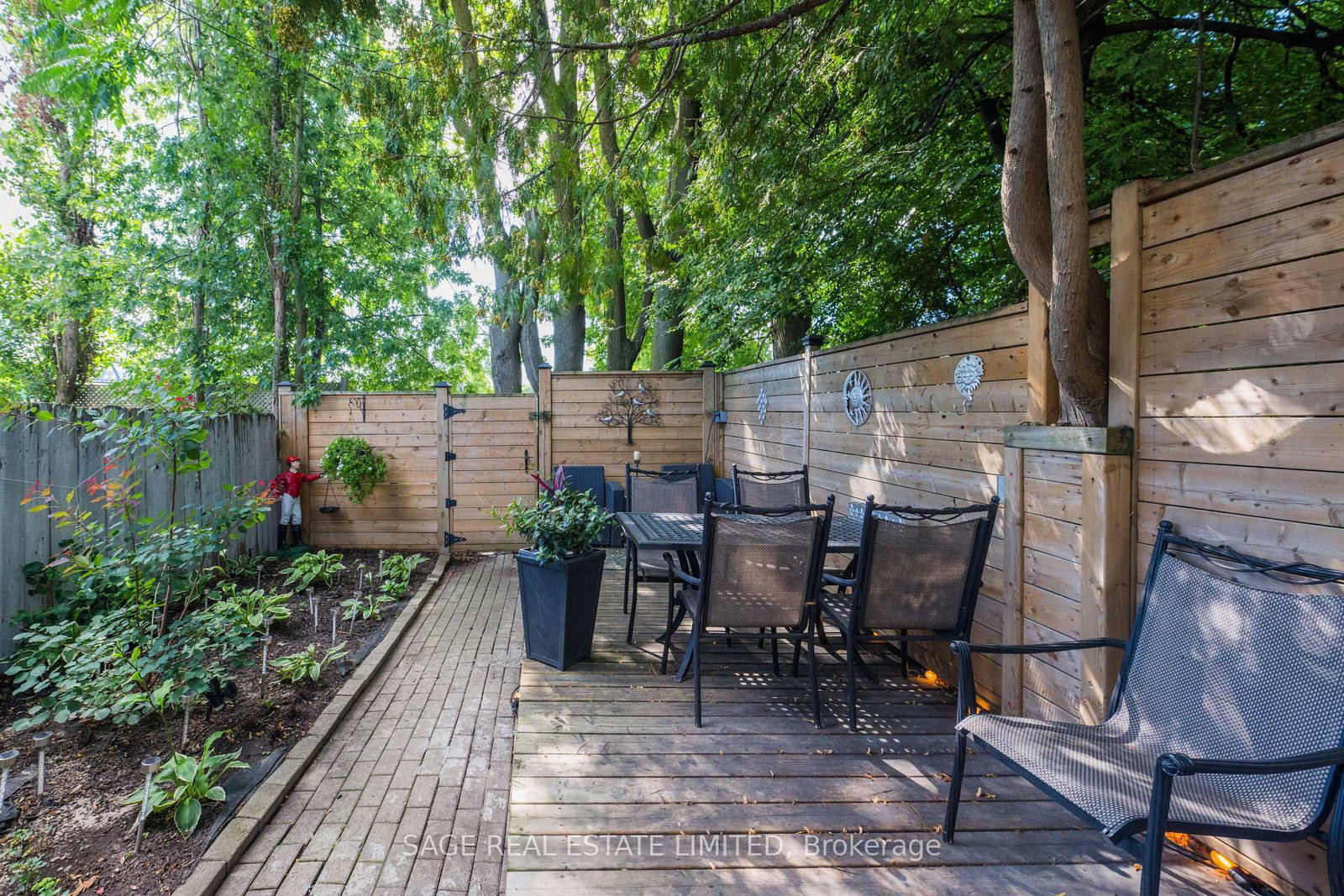 241 Langley Ave, Toronto — 42