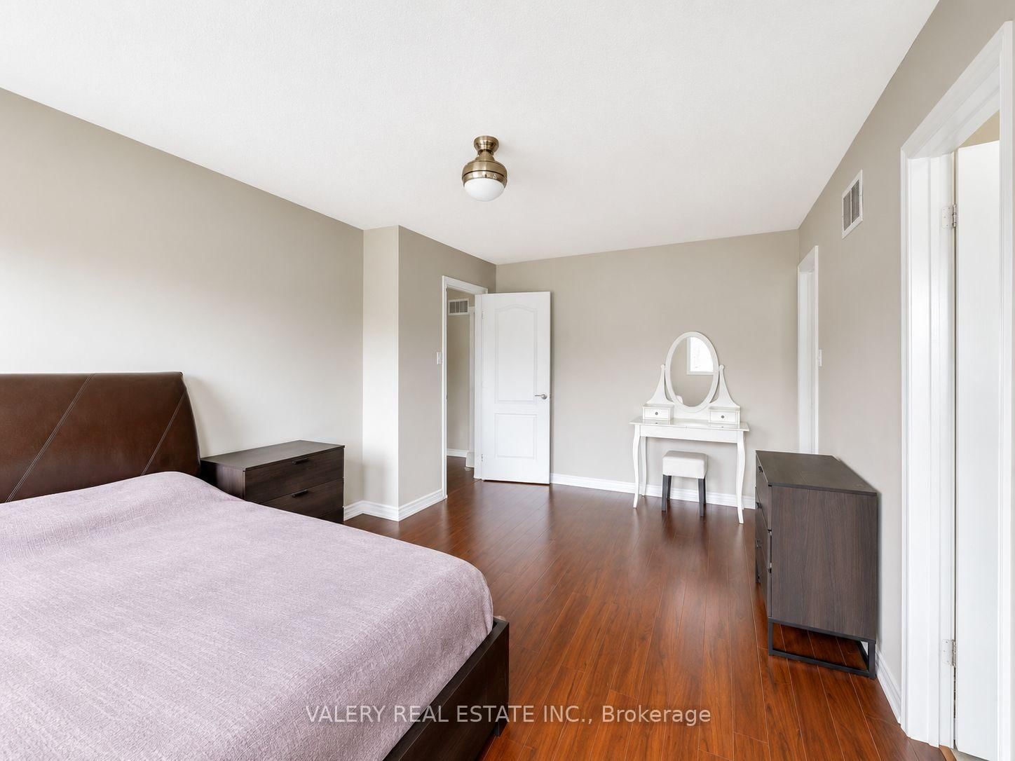 15 Silktop Tr, Brampton — 12