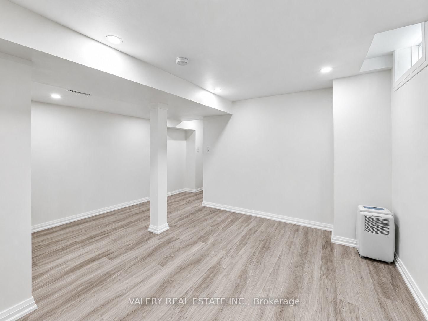 15 Silktop Tr, Brampton — 22