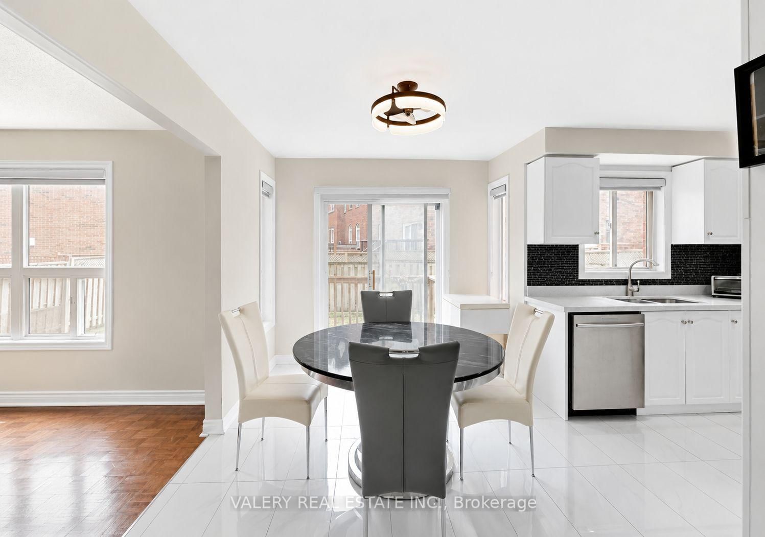 15 Silktop Tr, Brampton — 8