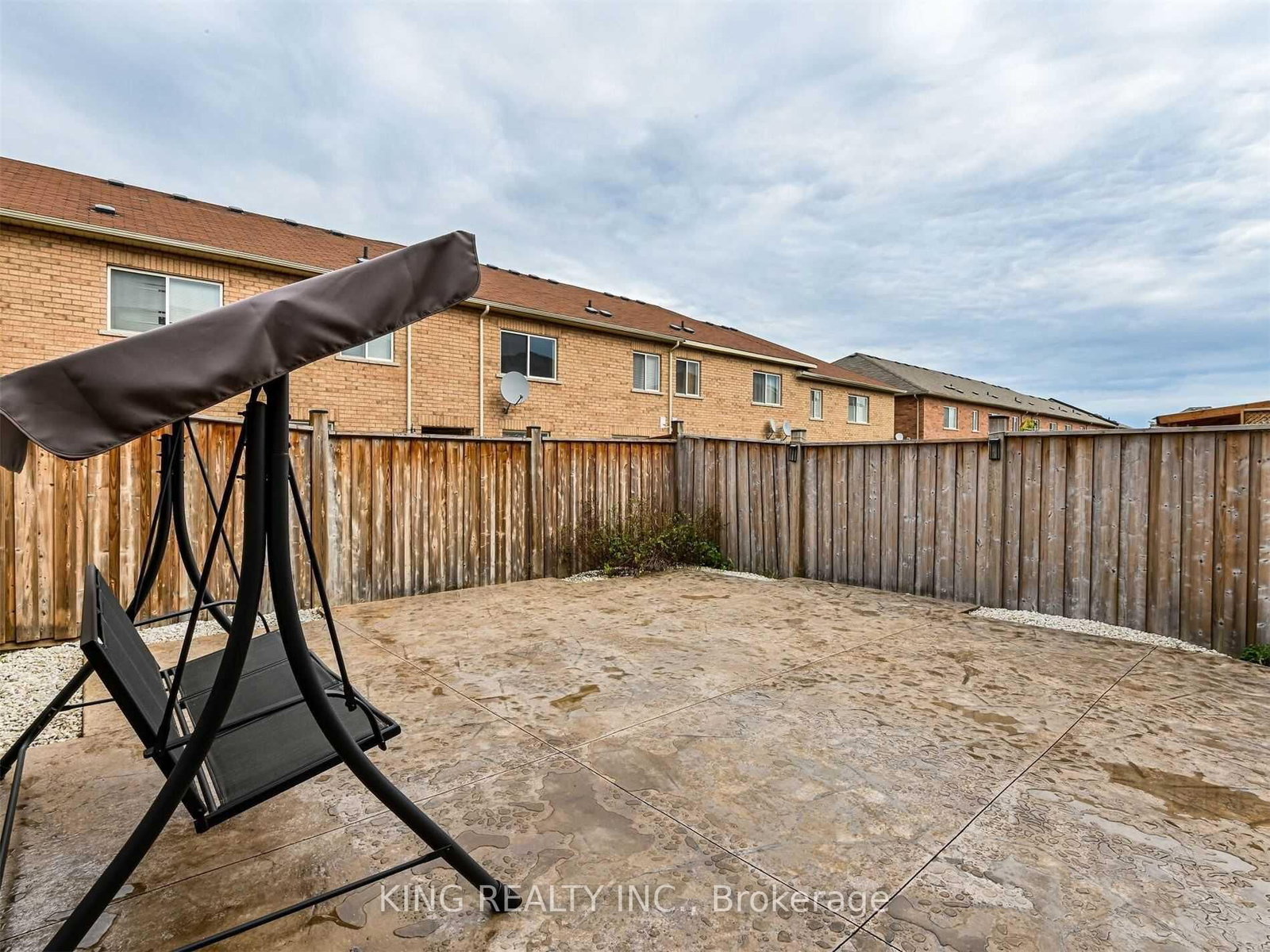 23 Wall St, Brampton — 25