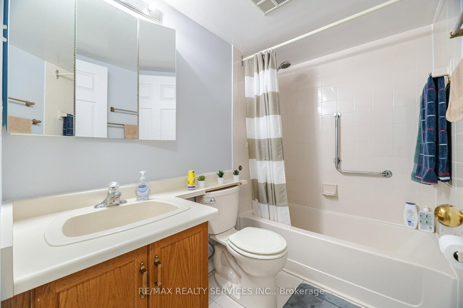 402-330 Mill St, Brampton — 24