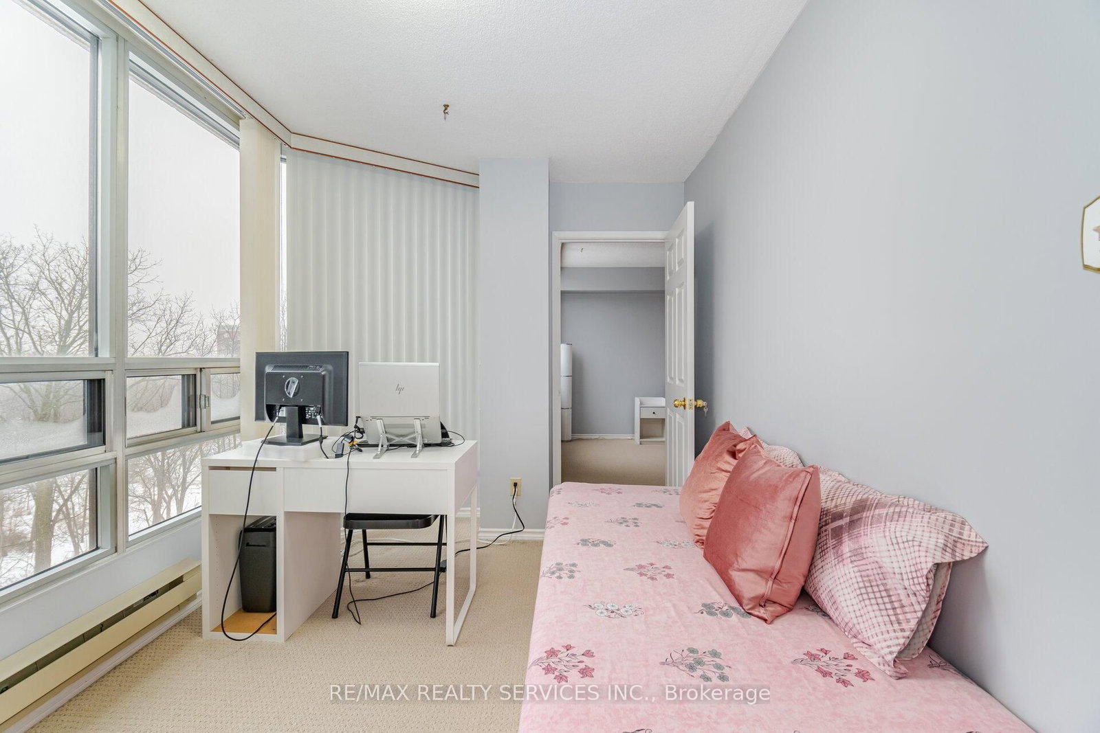 402-330 Mill St, Brampton — 32