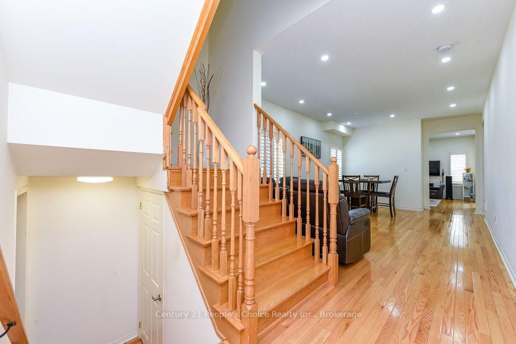 270 Brussels Ave, Brampton — 4