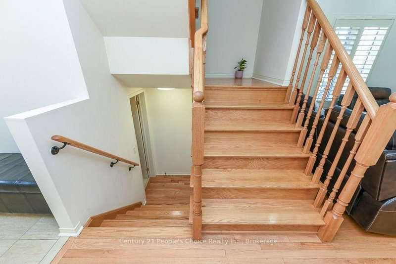 270 Brussels Ave - Photo 5