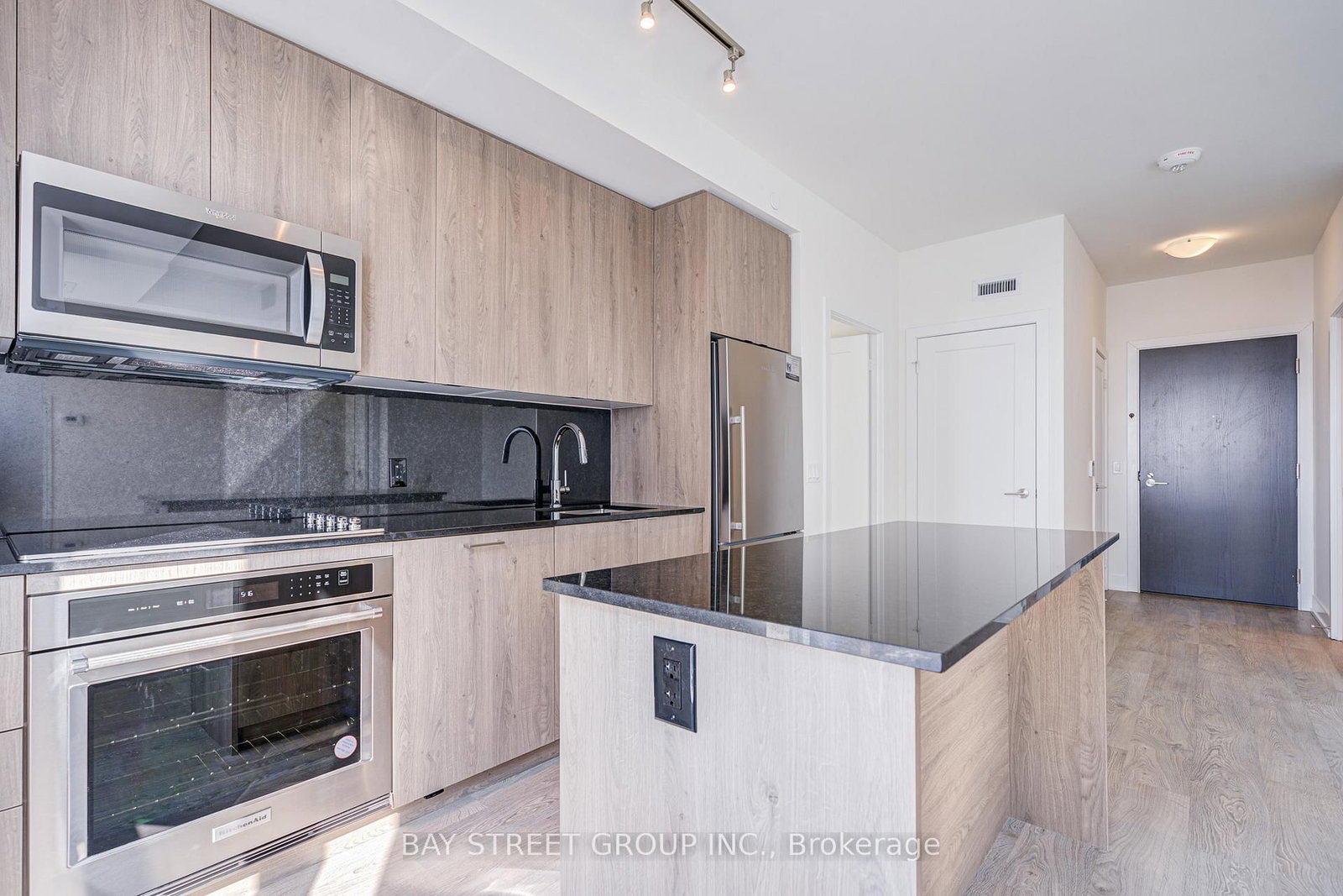4032-5 Mabelle Ave, Toronto — 17