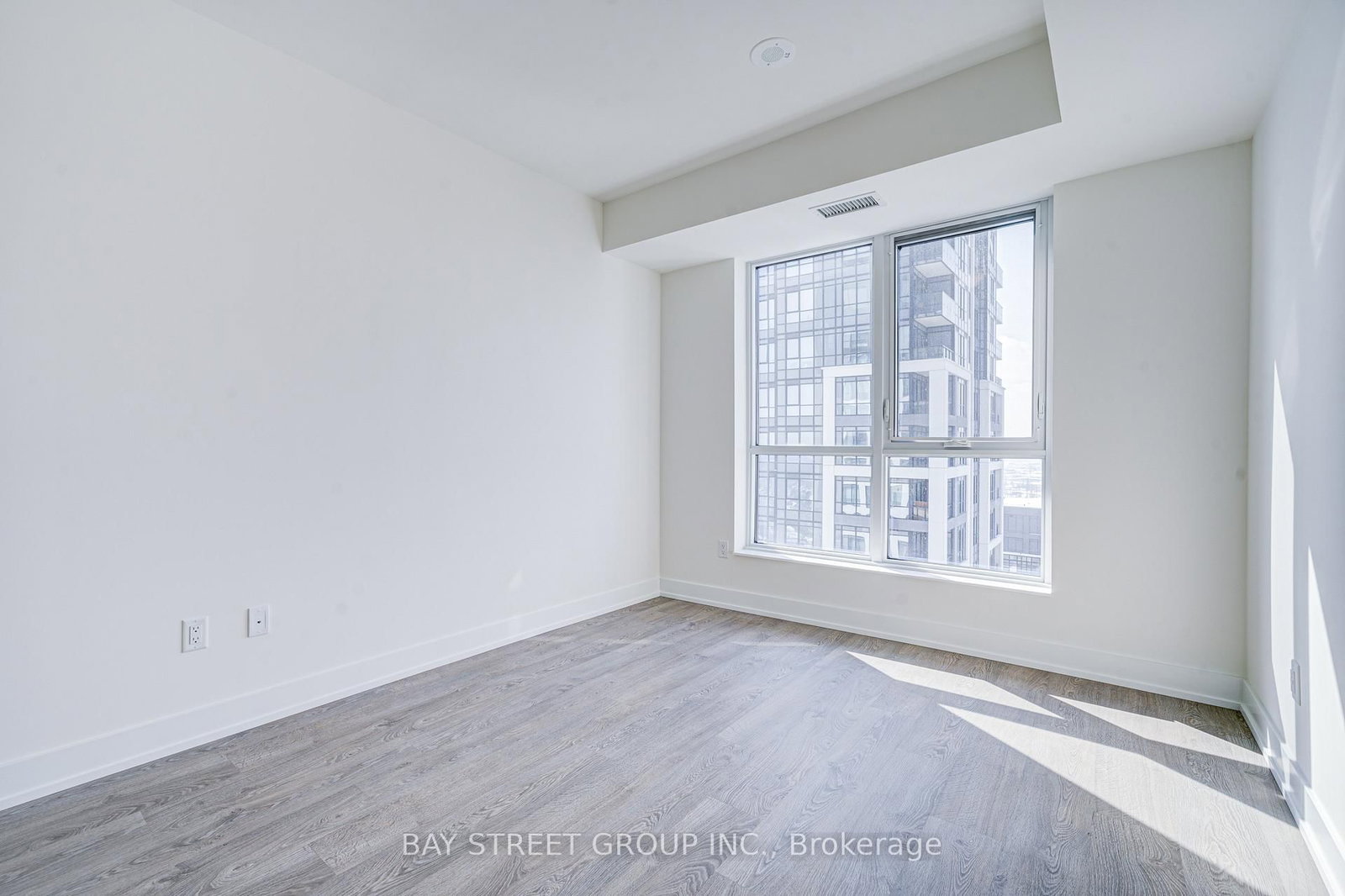 4032-5 Mabelle Ave, Toronto — 25