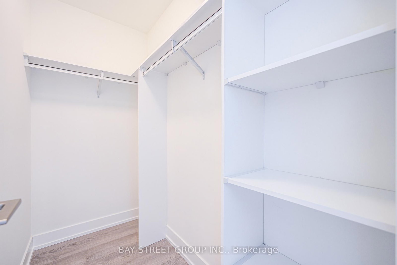 4032-5 Mabelle Ave, Toronto — 28