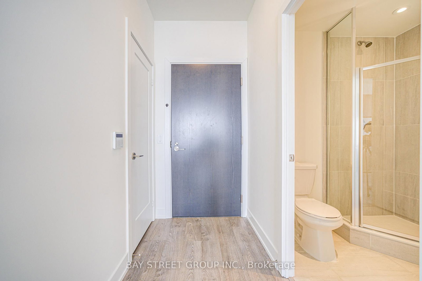 4032-5 Mabelle Ave, Toronto — 9