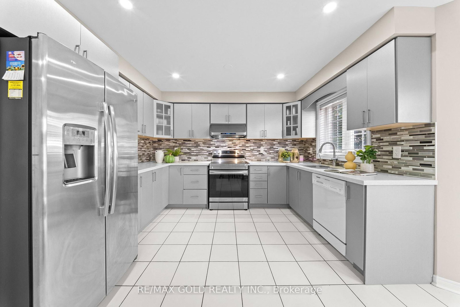 119 Mountainash Rd, Brampton — 17