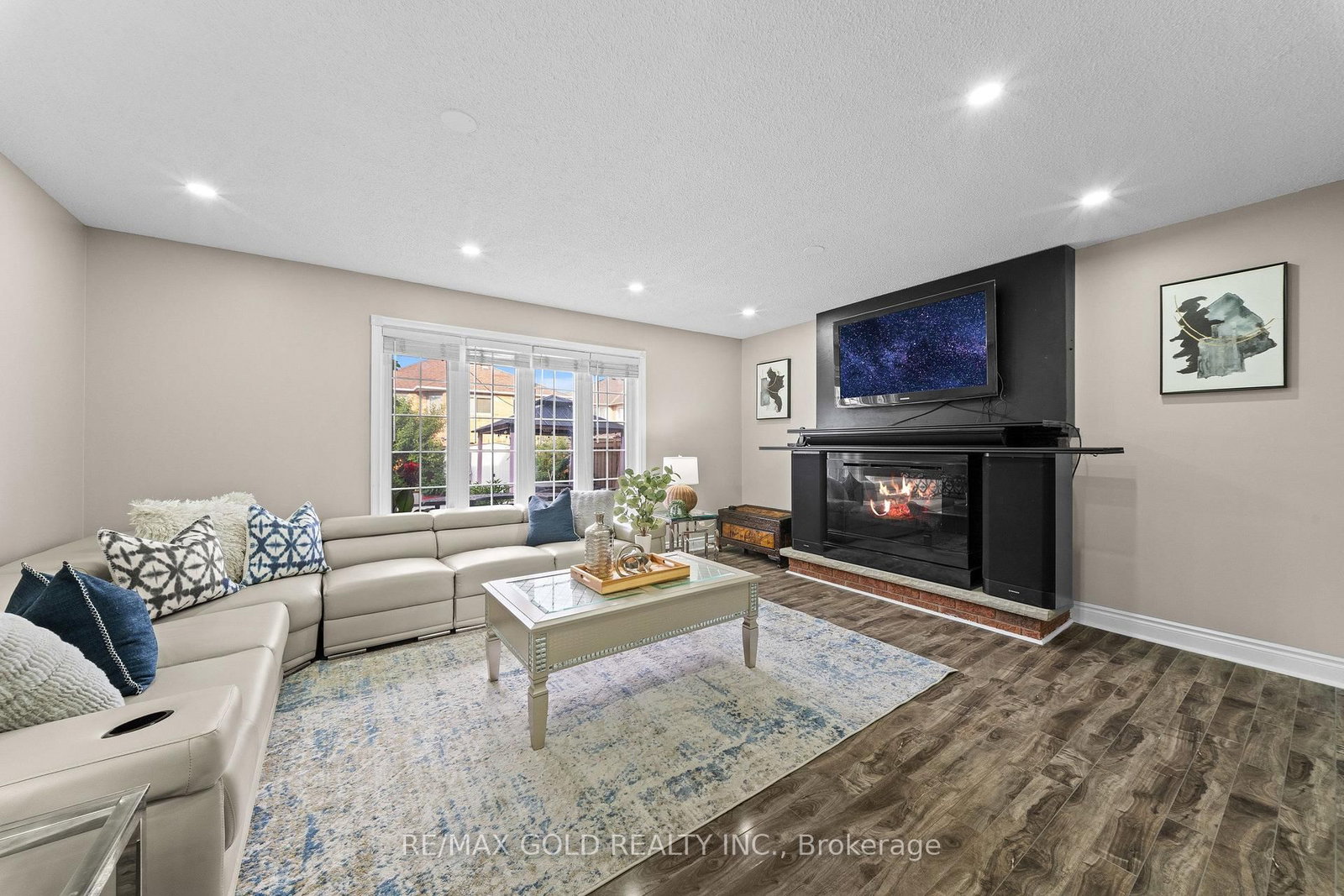 119 Mountainash Rd, Brampton — 19
